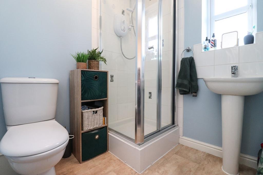 En-suite to Bedroom 1