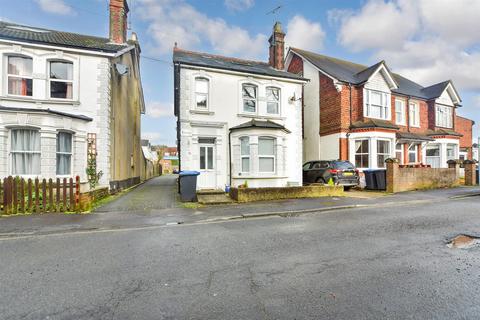 1 bedroom ground floor maisonette for sale, St. James Road, East Grinstead, West Sussex