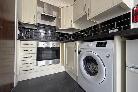 1 bedroom flat to rent, Wimbledon Park Road, Southsea PO5