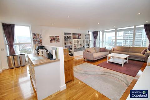 2 bedroom apartment for sale, N V Building, 96 The Quays, Salford, Lancashire, M50