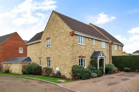 Kestrel Close, Calne