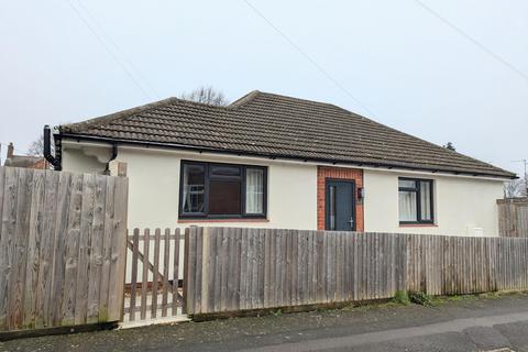 3 bedroom bungalow to rent, Hallwood Road, Kettering, NN16