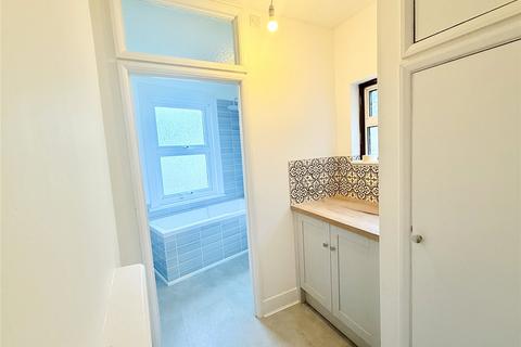 2 bedroom terraced house to rent, Leslie Grove, East Croydon, Surrey, CR0