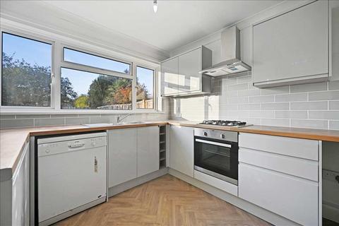 6 bedroom terraced house to rent, Douglas Road, Kingston Upon Thames