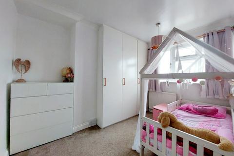 9 Glamford Road, Rochester, ME2 2QP