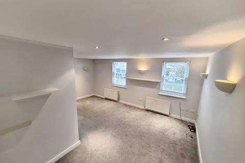 2 bedroom flat for sale, High Street, Esher, KT10