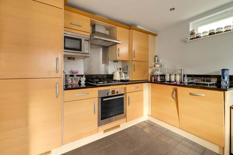 2 bedroom flat for sale, High Street, Esher, KT10