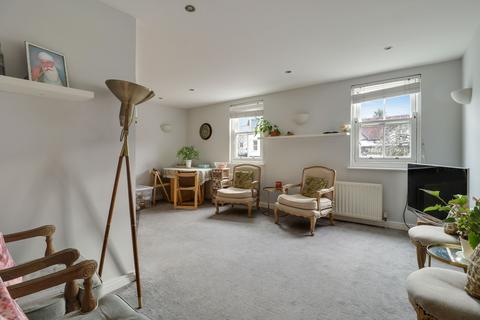 2 bedroom flat for sale, High Street, Esher, KT10