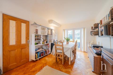 56 Frankby Road, West Kirby, Wirral, CH48 6EF