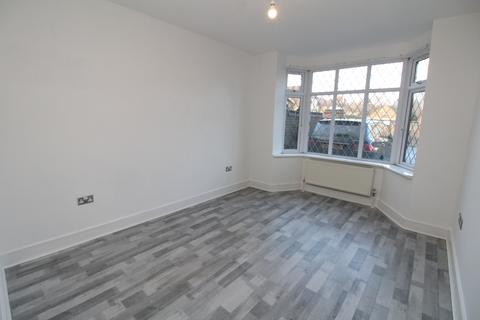 2 bedroom flat for sale, Crantock Road, Catford, London, SE6