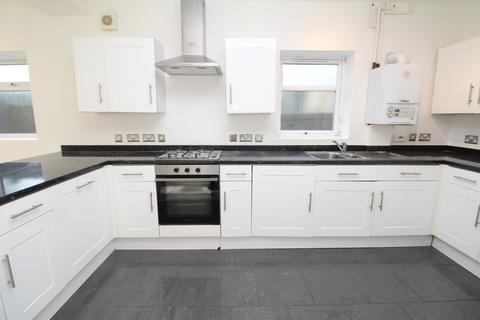 2 bedroom flat for sale, Crantock Road, Catford, London, SE6