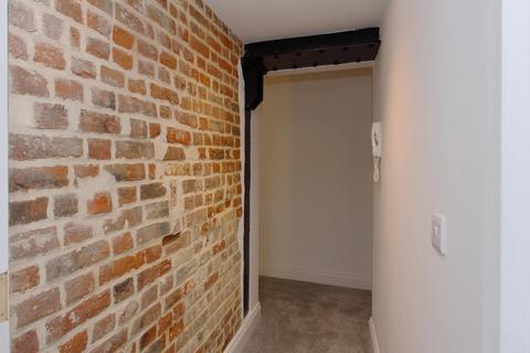 1 bedroom flat for sale, 44-48 New Canal, Salisbury