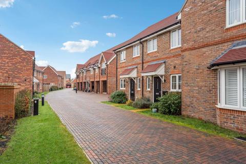 2 bedroom terraced house for sale, Blainways Avenue, Tring