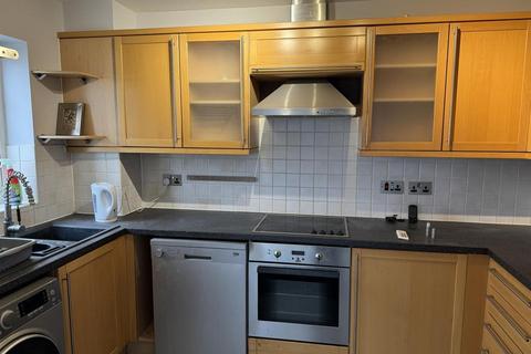 2 bedroom flat to rent, Clifton Marine Parade, Gravesend