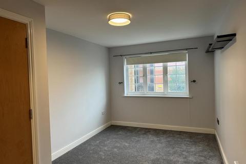 2 bedroom flat to rent, Clifton Marine Parade, Gravesend