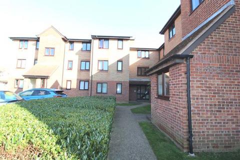 2 bedroom flat to rent, Campernell Close, Brightlingsea CO7