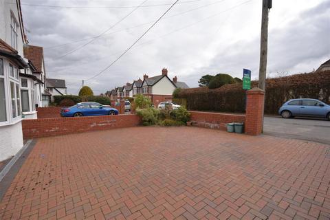 4 bedroom semi-detached house to rent, 28, Highwalls Avenue, Dinas Powys, Vale of Glamorgan, CF64 4AP