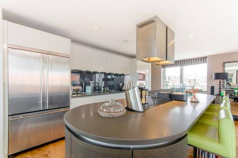 3 bedroom penthouse to rent, Charterhouse, Clerkenwell, London, EC1M