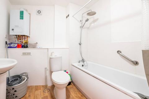 1 bedroom flat to rent, 75a Burdett Road, London E3