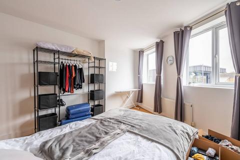 1 bedroom flat to rent, 75a Burdett Road, London E3