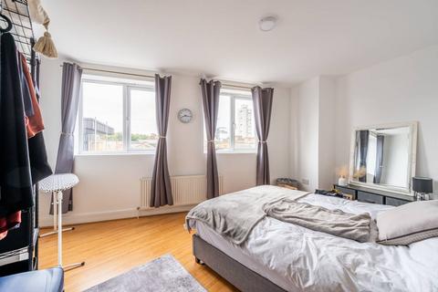 1 bedroom flat to rent, 75a Burdett Road, London E3