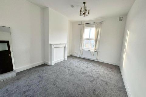 1 bedroom flat to rent, Hale End Road, London E4