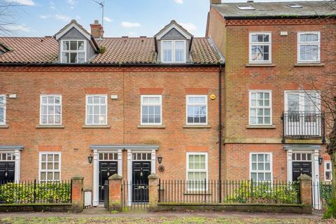 3 bedroom townhouse for sale, Grosvenor Park, York