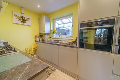 63 Bishopswood, Brackla, Bridgend, CF31 2LX