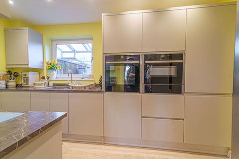 63 Bishopswood, Brackla, Bridgend, CF31 2LX