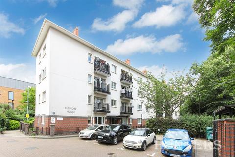 2 bedroom apartment to rent, Denmark Road, SE5 9EJ