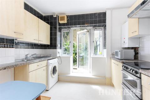 2 bedroom apartment to rent, Denmark Road, SE5 9EJ