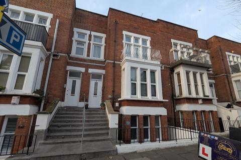 1 bedroom flat to rent, Victoria Road, Kilburn, London NW6