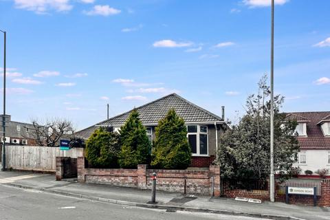 2 bedroom bungalow for sale, Kinson Road, Bournemouth BH10