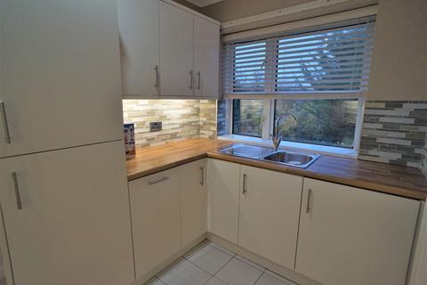 2 bedroom maisonette for sale, London Road, Greenhithe, Kent