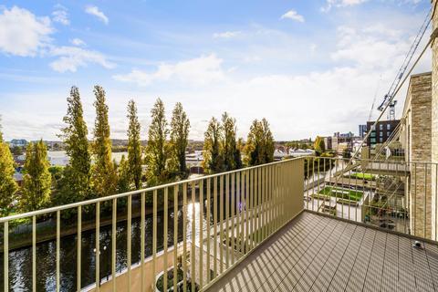 2 bedroom apartment to rent, Waterview House, Grand Union, London, HA0