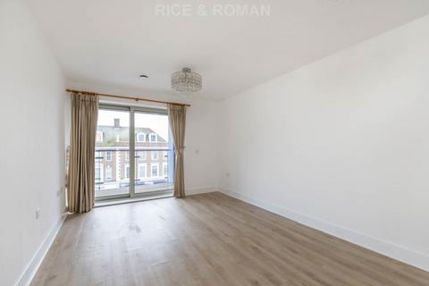 2 bedroom retirement property for sale, New Zealand Avenue, Walton On Thames KT12