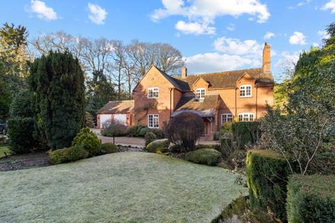 4 bedroom detached house for sale, Worcester Road, Worcester WR8