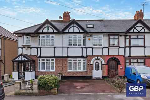 30 Gresham Drive, Romford, RM6 4TS