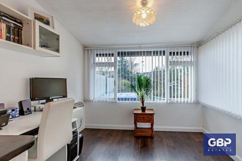 30 Gresham Drive, Romford, RM6 4TS