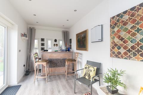 3 bedroom end of terrace house for sale, Leeds LS15