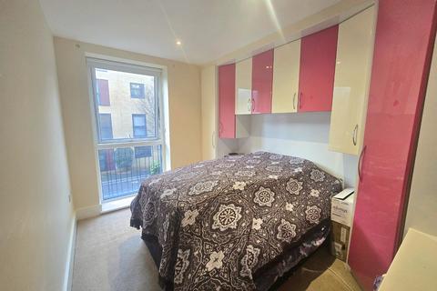 3 bedroom apartment for sale, Howard Road, Stanmore, Greater London, HA7