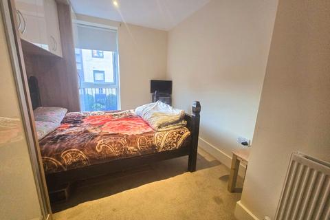 3 bedroom apartment for sale, Howard Road, Stanmore, Greater London, HA7