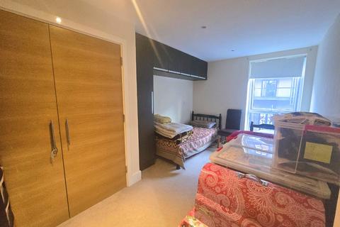 3 bedroom apartment for sale, Howard Road, Stanmore, Greater London, HA7