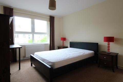 2 bedroom flat to rent, Baker Road, Mid Floor, Aberdeen, AB24