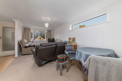 17 Severn Way, Kettering, NN16 9HN