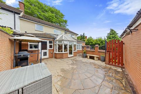 4 bedroom semi-detached house for sale, The Oval, Kettering NN15