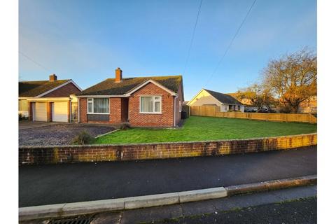 3 bedroom bungalow to rent, Grange Way, Pawlett, TA6