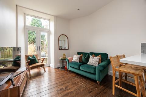 2 bedroom ground floor flat for sale, Parsons Green Terrace, Edinburgh EH8