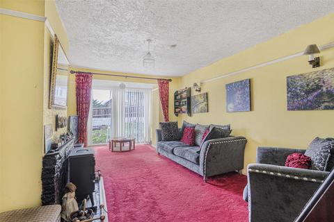11 Ardingly Road, Saltdean, Brighton, BN2 8EG