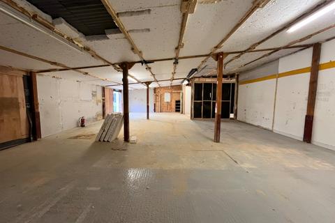 Workshop & retail space to rent, Winton Farm Barns, Wyld Court Hill, Hampstead Norreys, West Berkshire